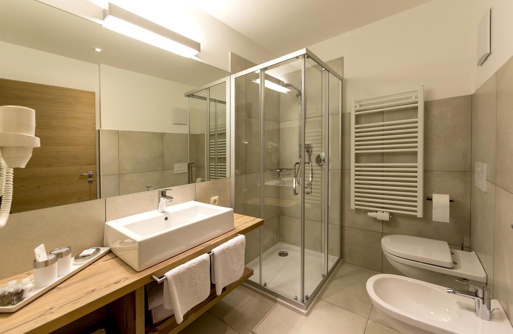 Hotel Anewandter Brunico Room photo